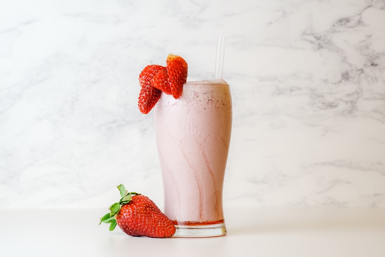 srawbarriy milk