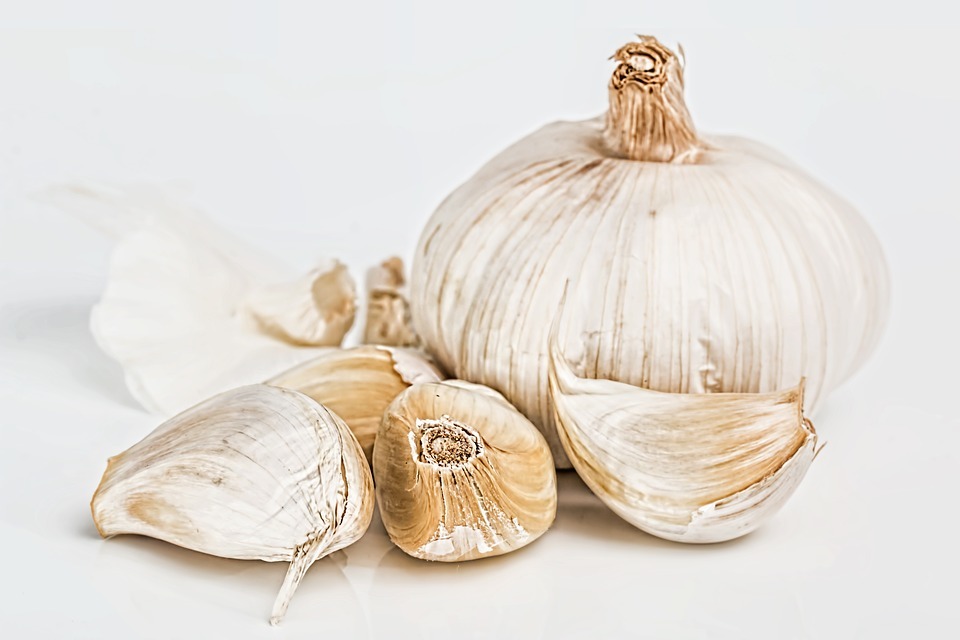 garlic, garlic cloves