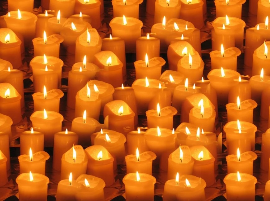 candles-candlelight-lights-flame