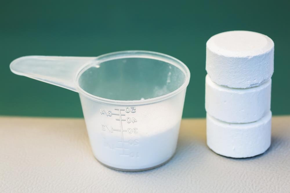 Chlorine tablets and powder
