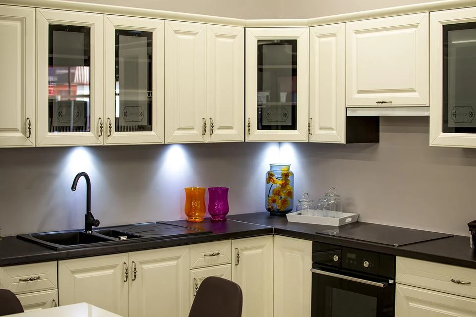 A Helpful Guide to Choosing the Right Cabinets for Your Kitchen